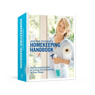 Martha Stewart's Homekeeping Handbook: The Essential Guide to Caring for Everything in Your Home